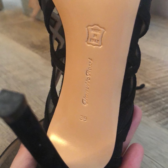 Brand new Adria pumps! Fit for size 6.5 or 7! - Picture 4 of 4